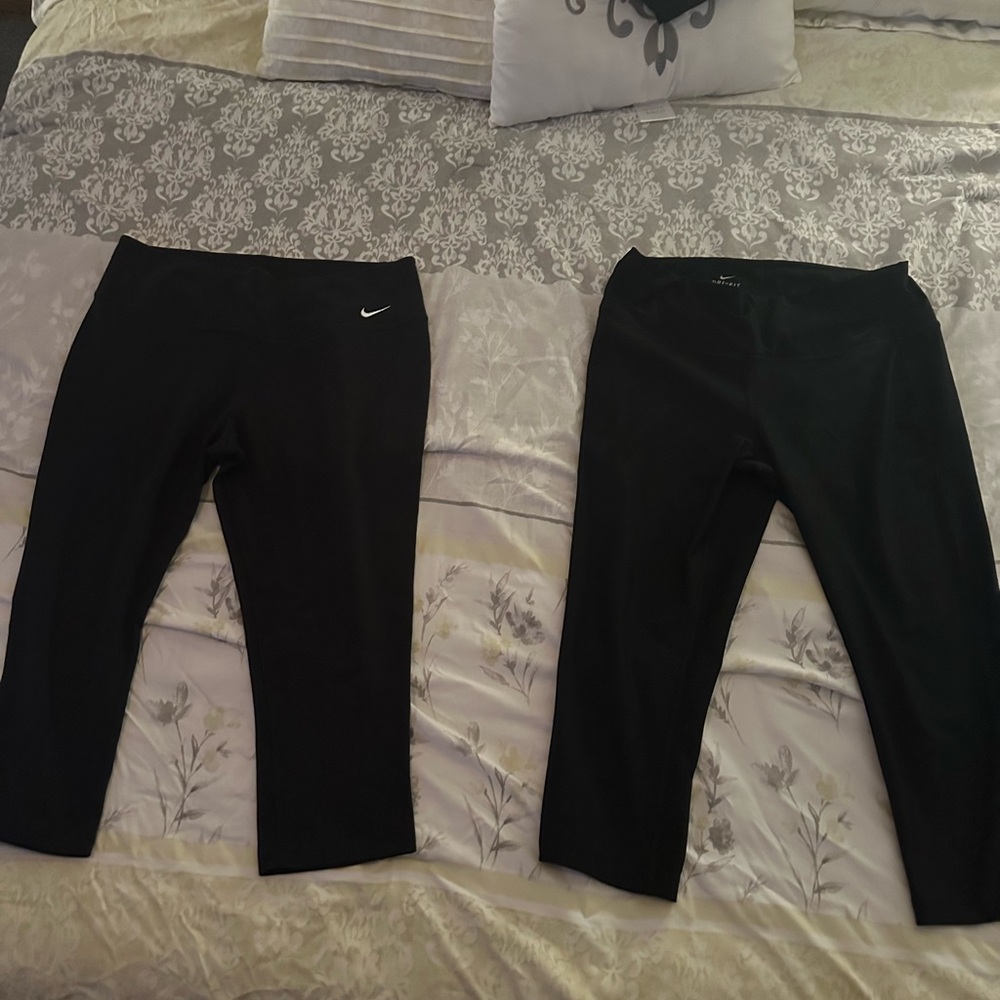 Lot of two Women’s Nike Capri leggings